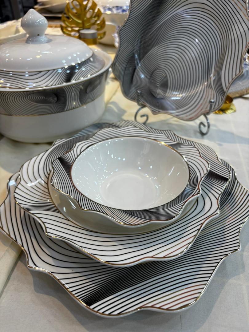 Photo00004779 LM RF3 SERVICE PORCELAIN 26PCS LUX