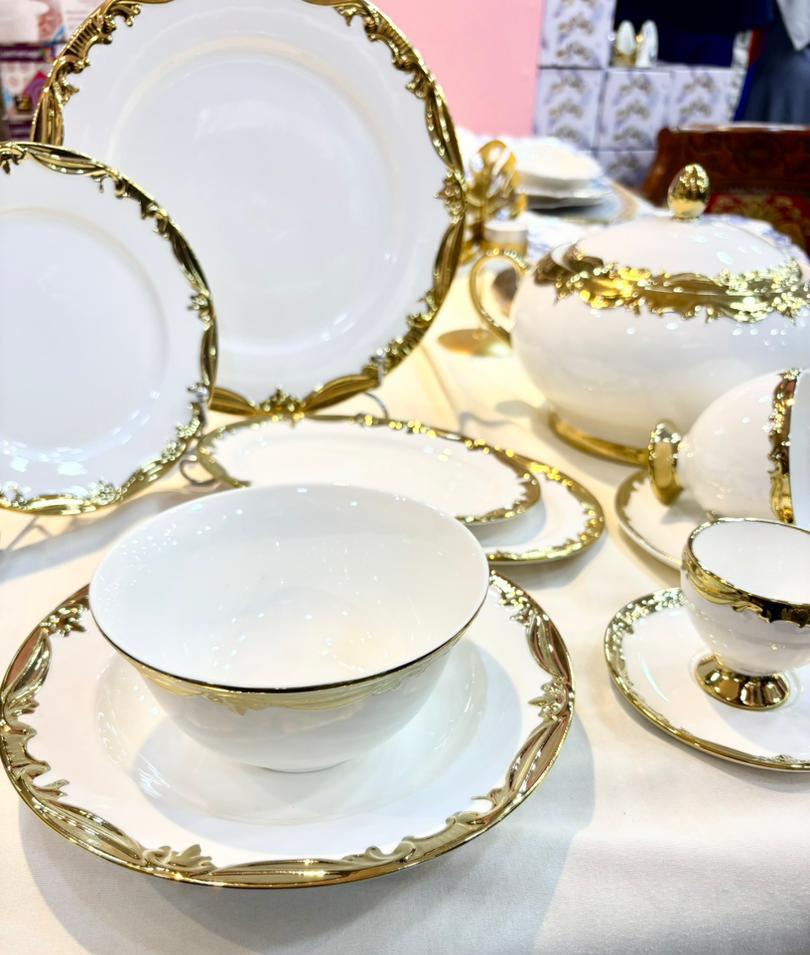 Photo00004780 LM CR295 PORCELAIN 56PCS CAFE A MANGER